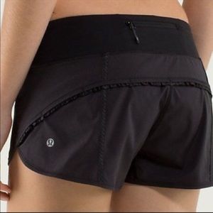 Lululemon SE ruffle speed shorts black size 4